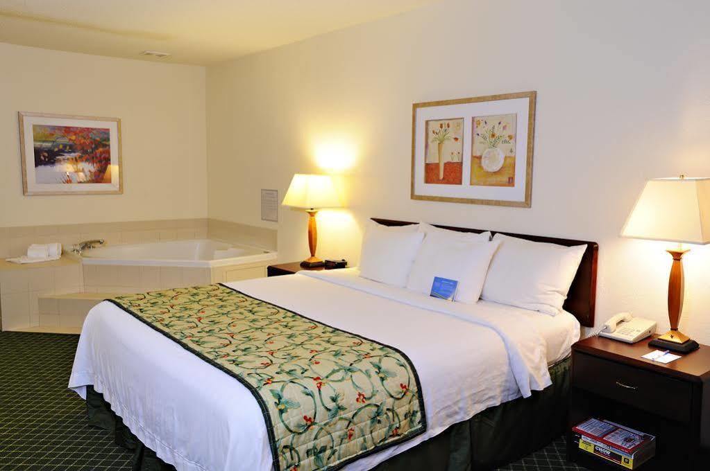Fairfield Inn Richmond Chester Esterno foto